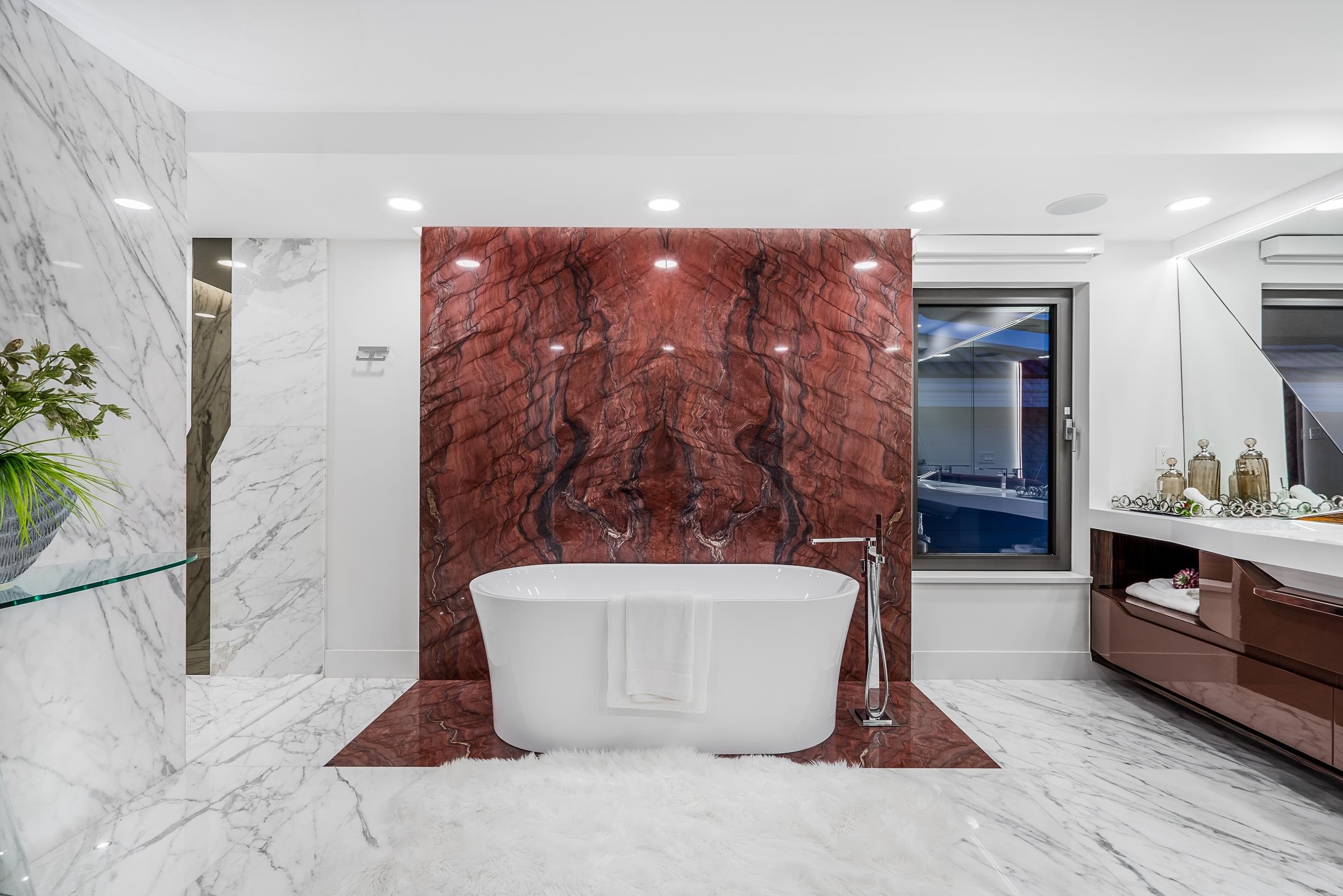 1123 Crestline Road, West Vancouver, BC