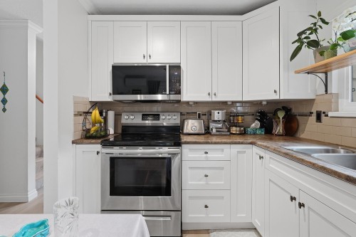 2587 Burian Drive, Coquitlam, BC 