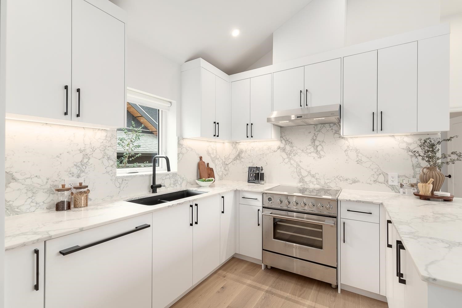 849 19Th Avenue E, Vancouver, BC