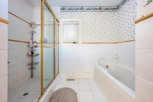 4090 35Th Avenue W, Vancouver, BC 