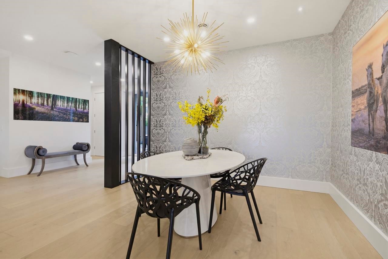 919 4Th Street E, North Vancouver, BC
