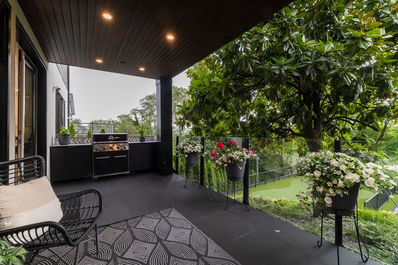 919 4Th Street E, North Vancouver, BC
