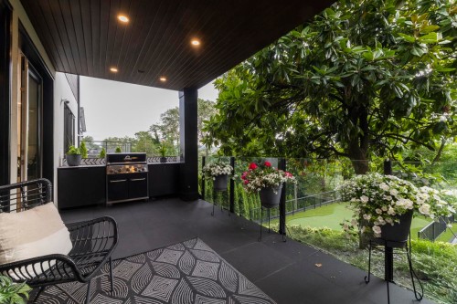 919 4Th Street E, North Vancouver, BC 