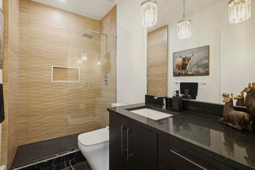 919 4Th Street E, North Vancouver, BC 