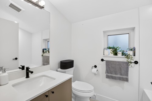 1444 30Th Avenue E, Vancouver, BC 