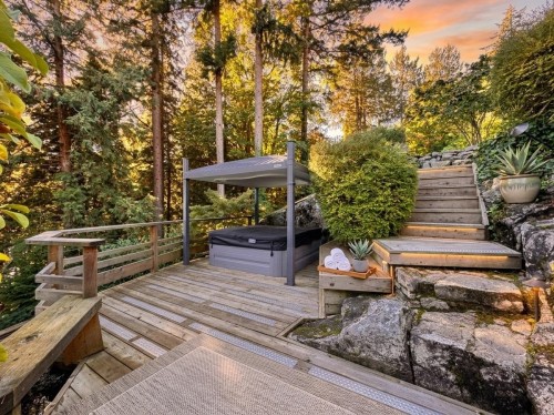 4670 Piccadilly South, West Vancouver, BC 