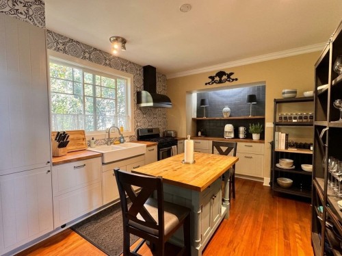 4670 Piccadilly South, West Vancouver, BC 