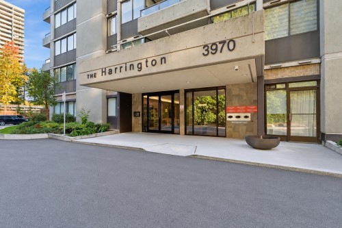 407-3970 Carrigan Court  Burnaby, BC V3N 4S5