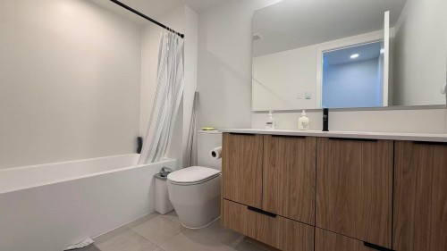 2Xx-715 Ducklow Street, Coquitlam, BC 