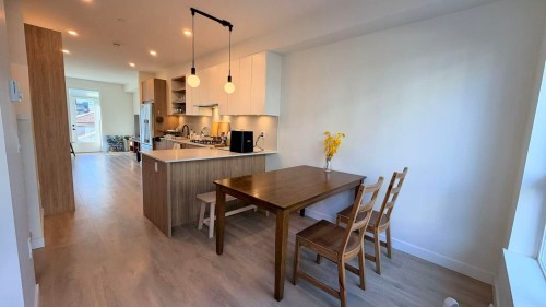 2Xx-715 Ducklow Street, Coquitlam, BC 