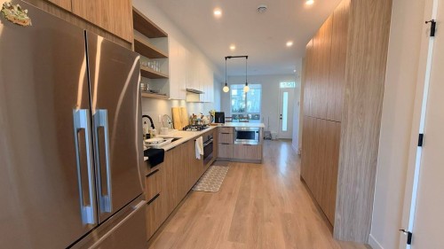 2Xx-715 Ducklow Street, Coquitlam, BC 