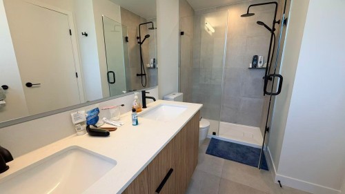 2Xx-715 Ducklow Street, Coquitlam, BC 
