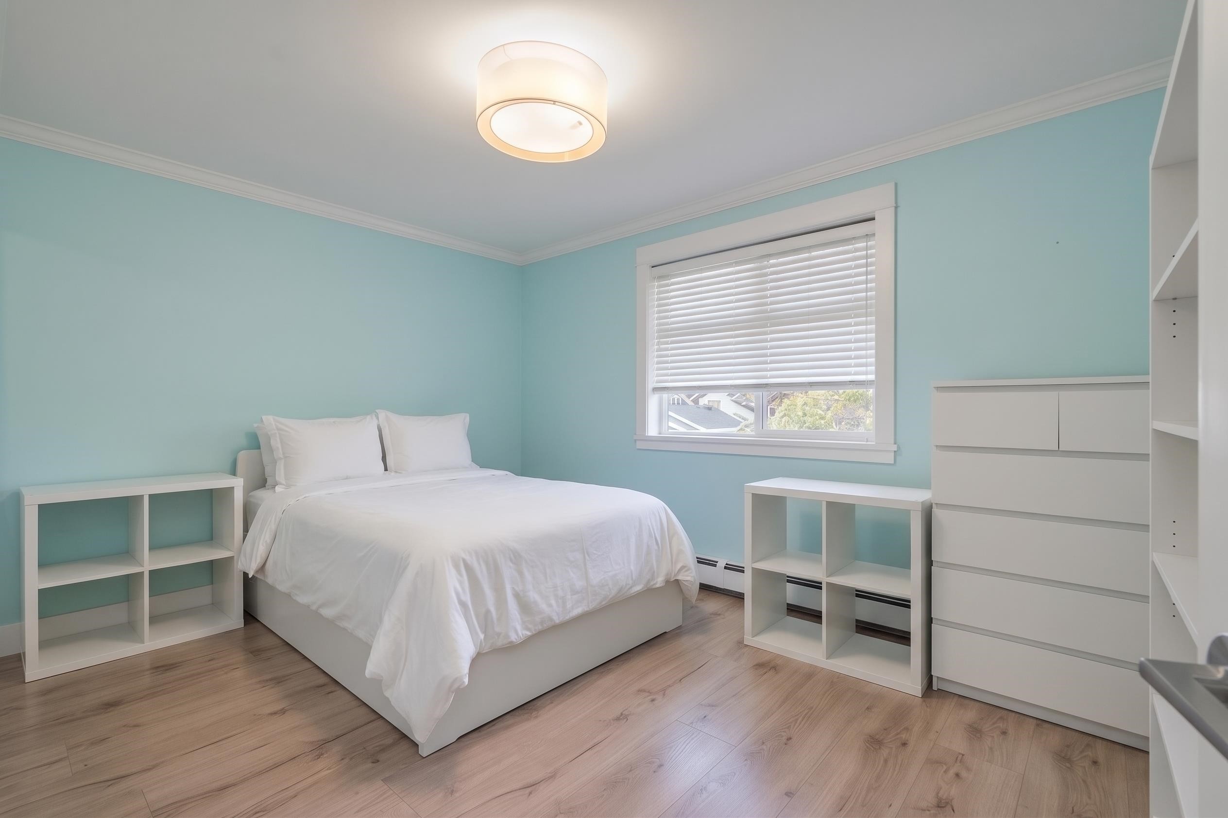 35 15Th Avenue W, Vancouver, BC