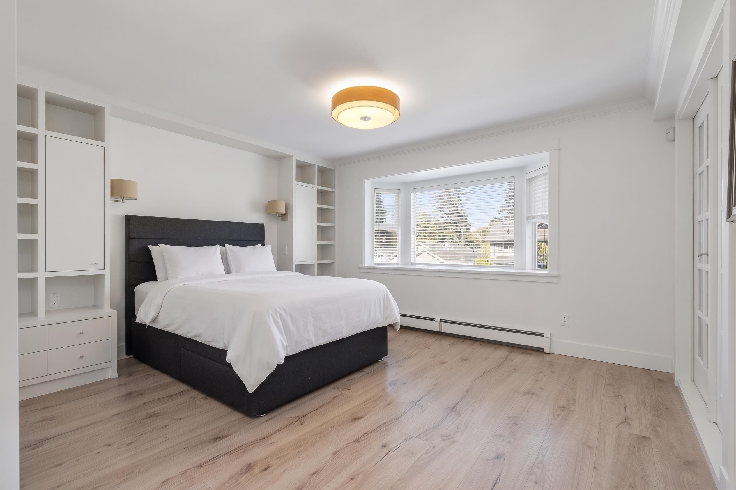 35 15Th Avenue W, Vancouver, BC