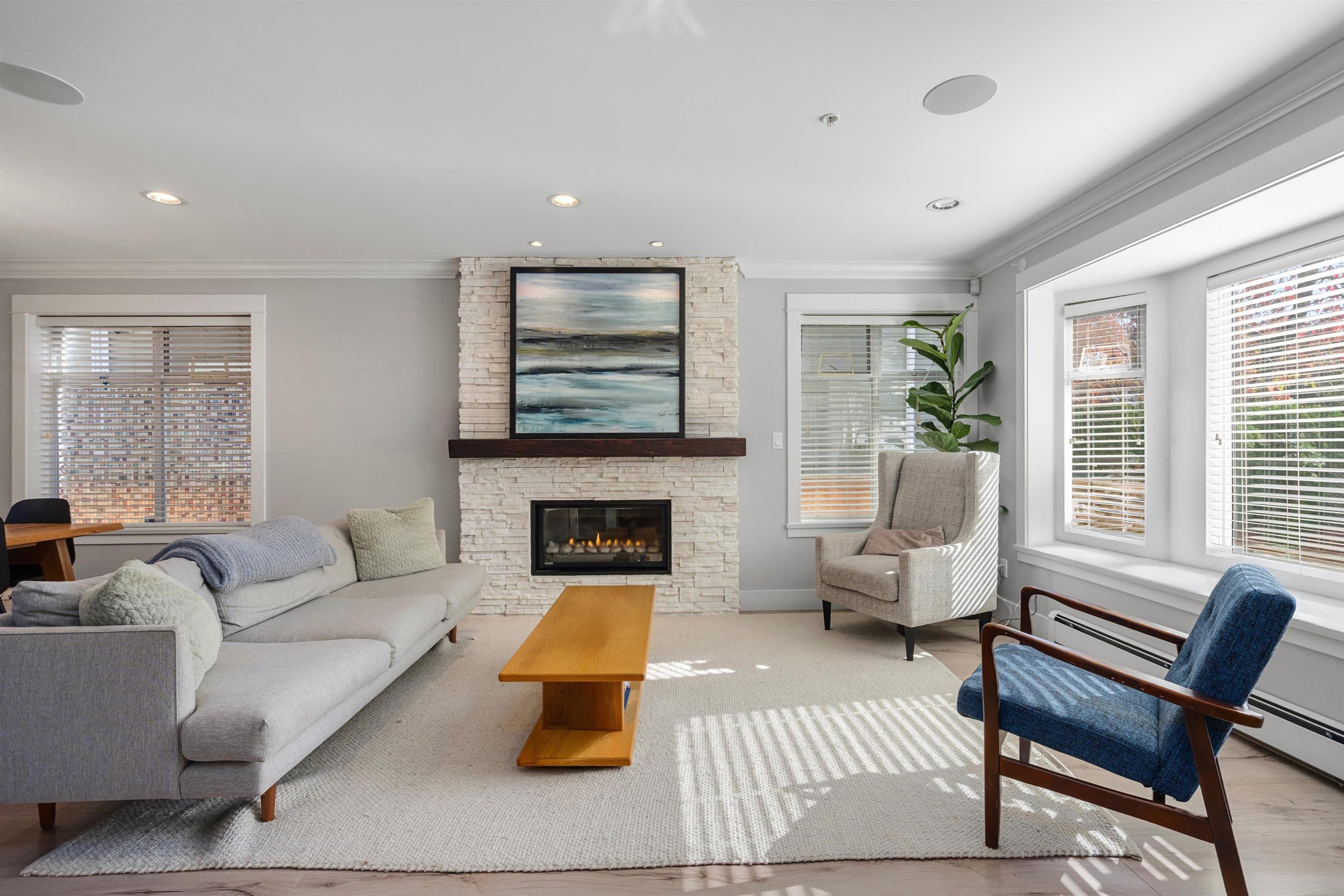 35 15Th Avenue W, Vancouver, BC