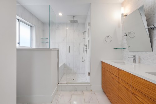 35 15Th Avenue W, Vancouver, BC 