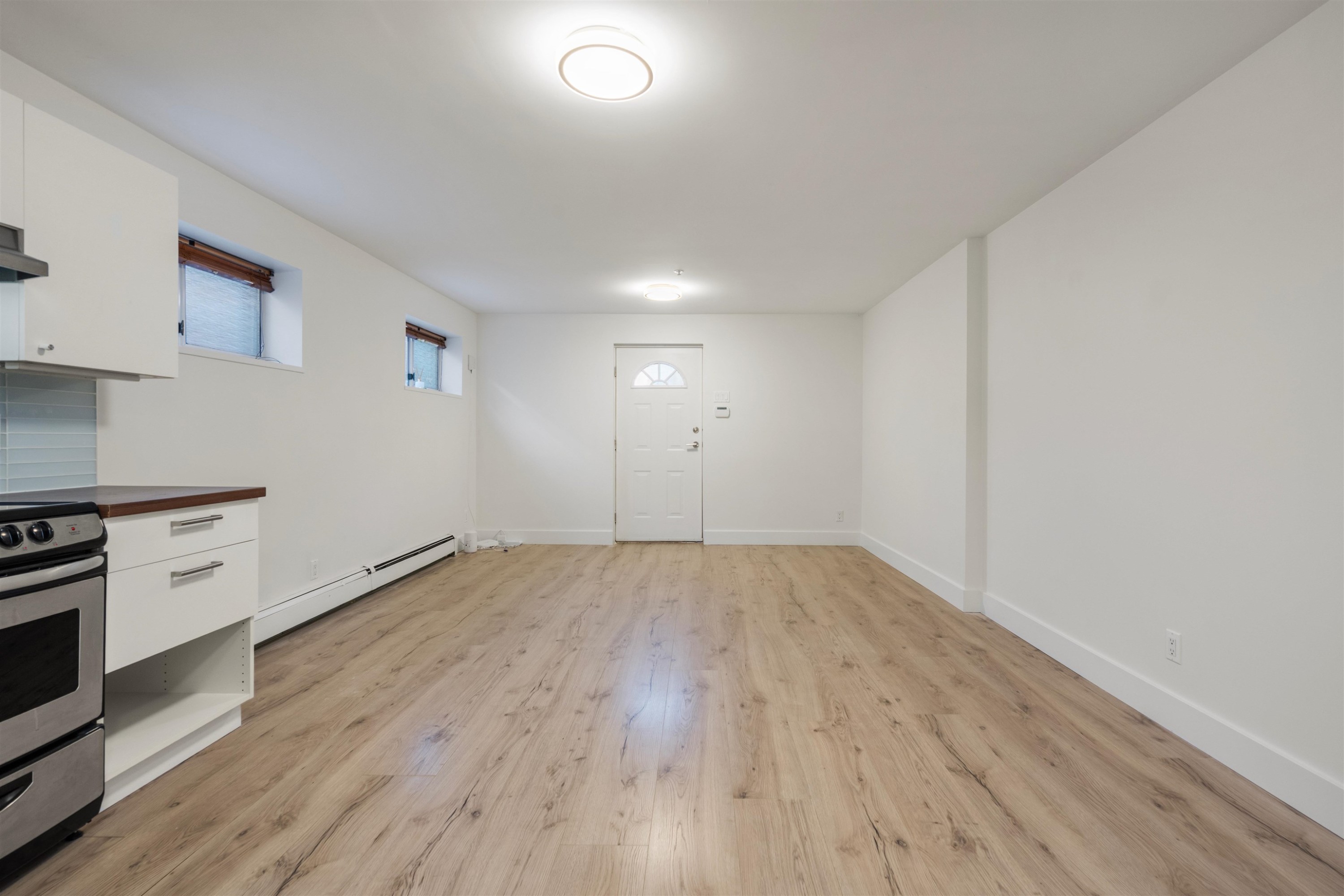 35 15Th Avenue W, Vancouver, BC