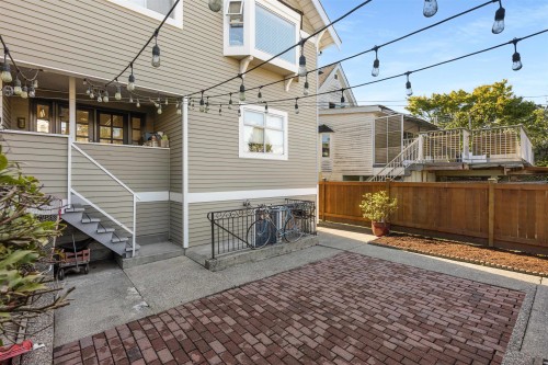 35 15Th Avenue W, Vancouver, BC 