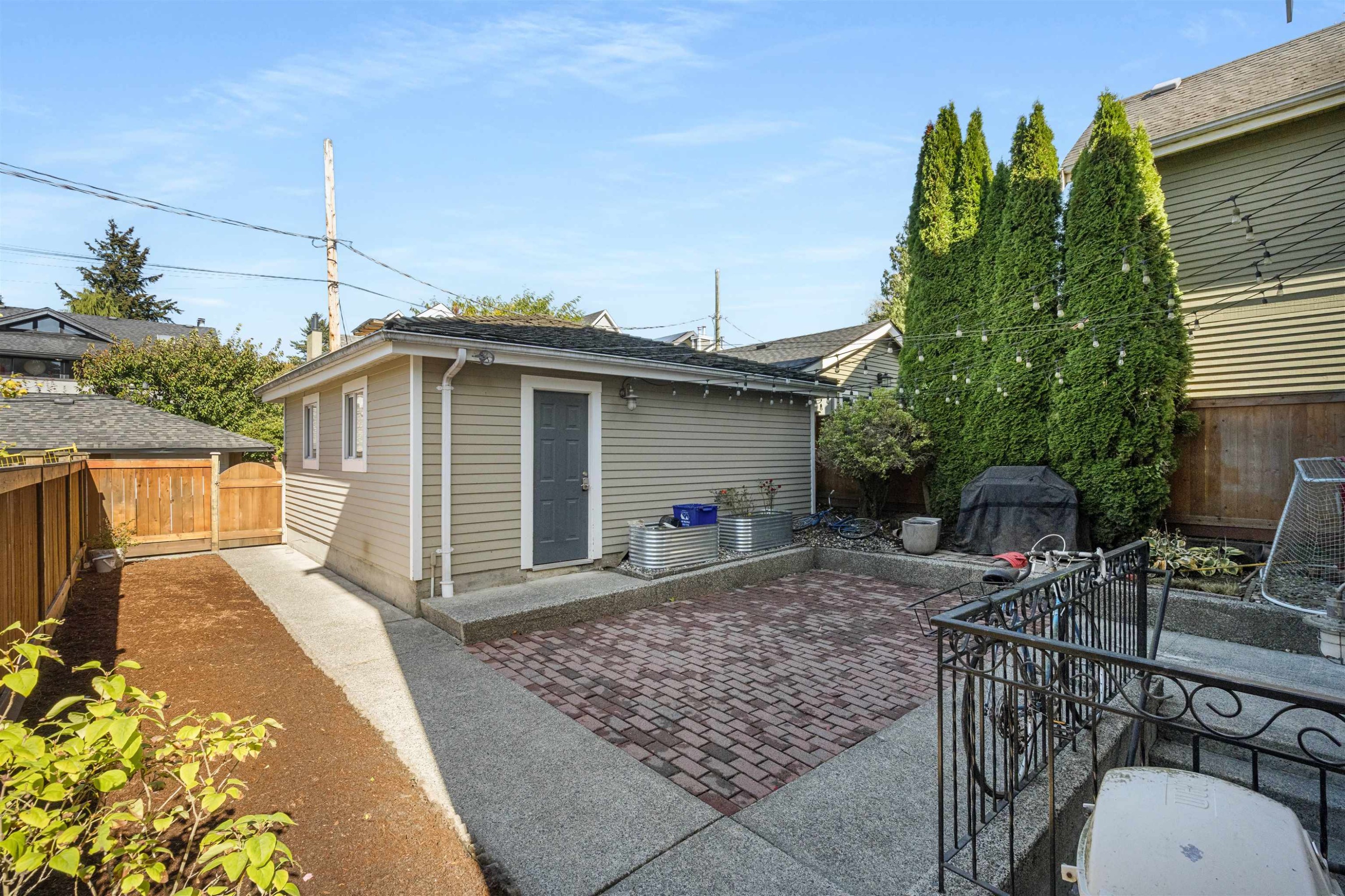 35 15Th Avenue W, Vancouver, BC
