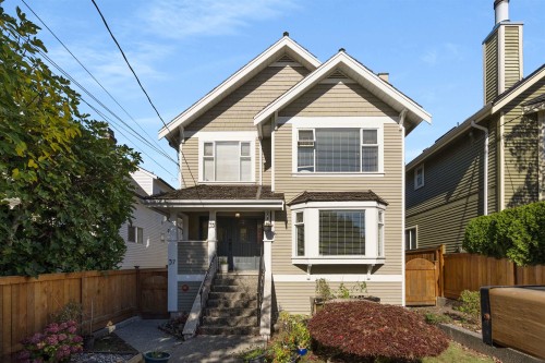 35 15Th Avenue W, Vancouver, BC 