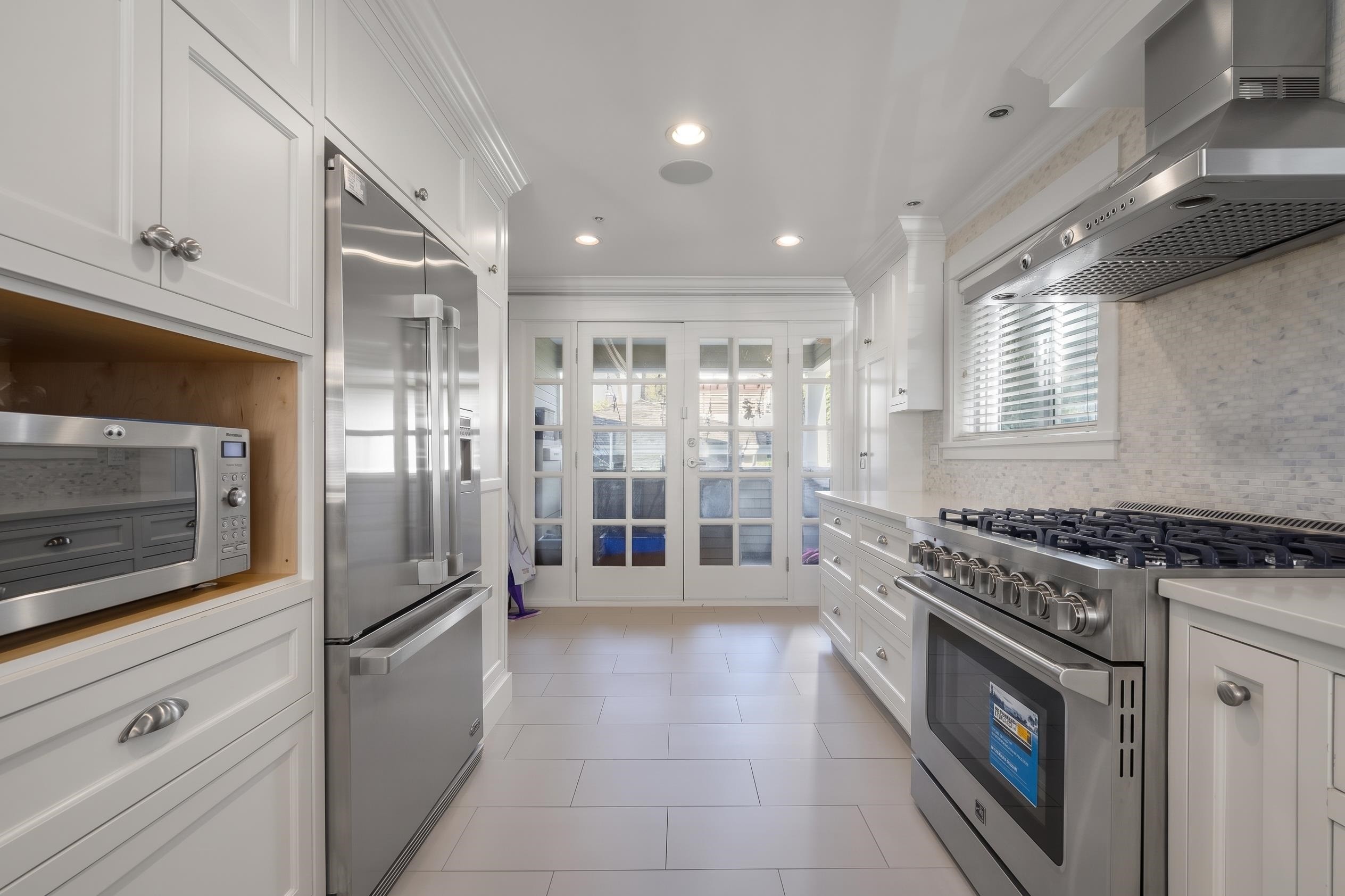 35 15Th Avenue W, Vancouver, BC