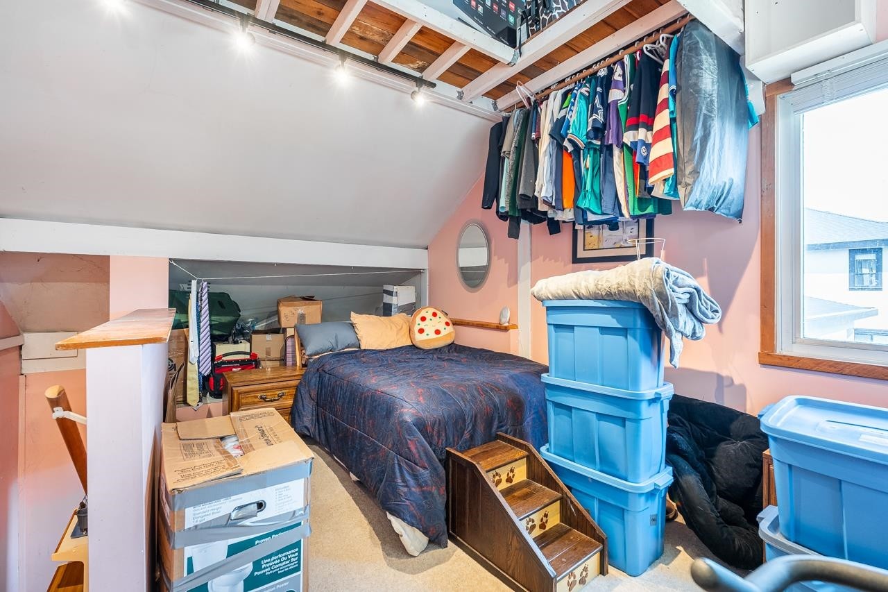 1052 Como Lake Avenue, Coquitlam, BC
