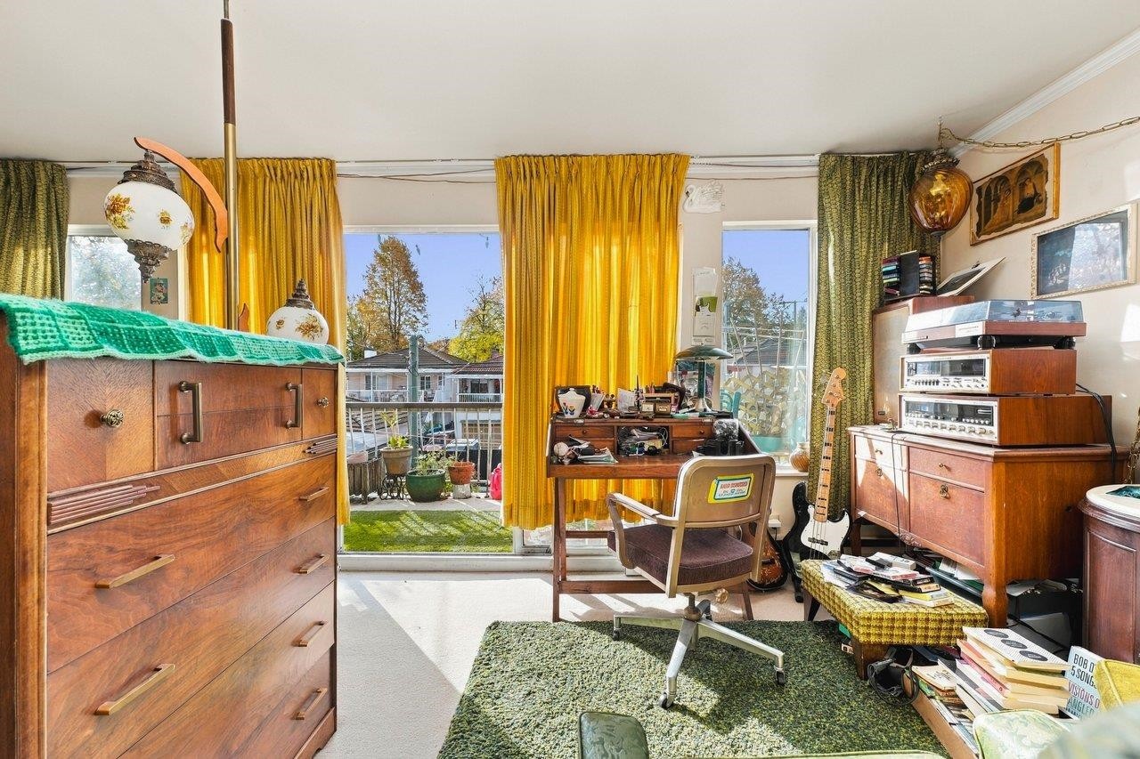 2214 4Th Avenue E, Vancouver, BC