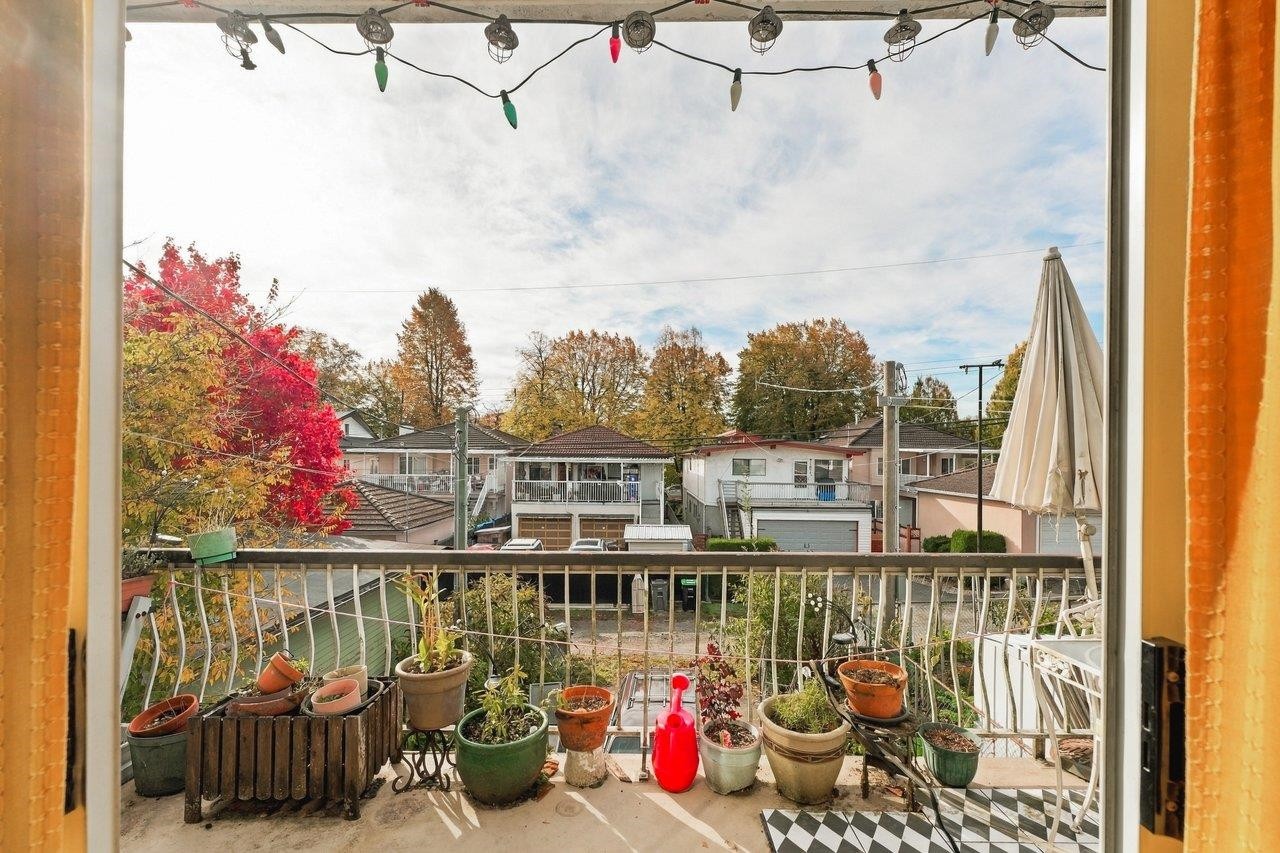 2214 4Th Avenue E, Vancouver, BC