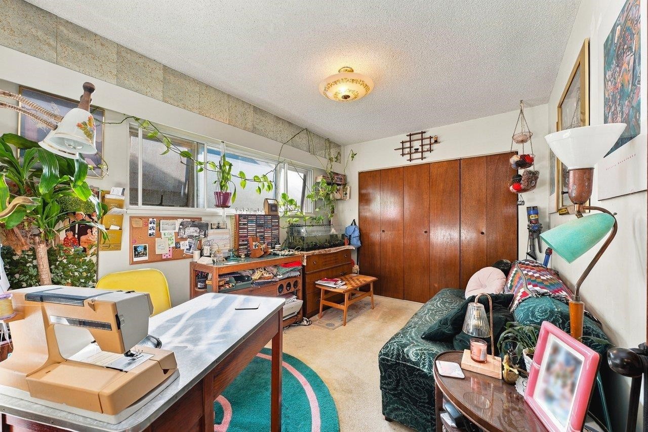 2214 4Th Avenue E, Vancouver, BC