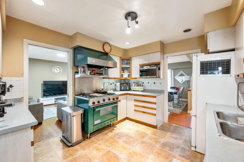 1605 Cornell Avenue, Coquitlam, BC 