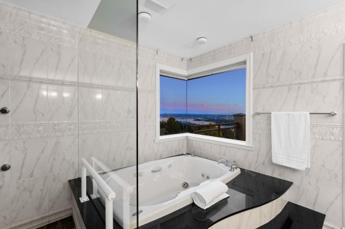 1579 Errigal Place, West Vancouver, BC 