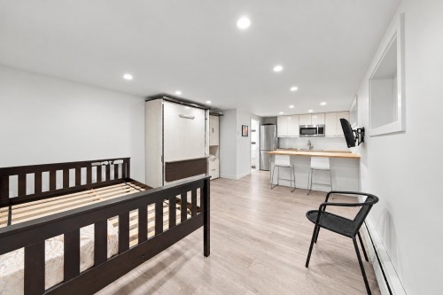 1095 Keith Road W, North Vancouver, BC 