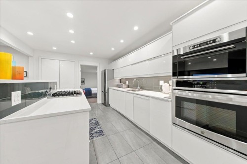 1095 Keith Road W, North Vancouver, BC 