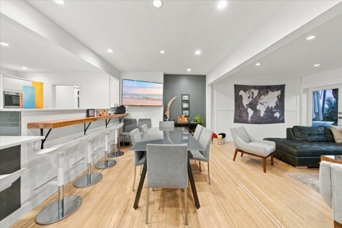 1095 Keith Road W, North Vancouver, BC 