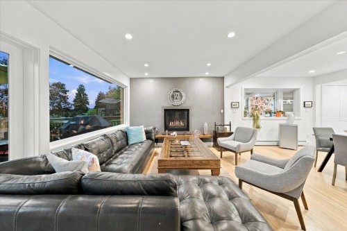 1095 Keith Road W, North Vancouver, BC 