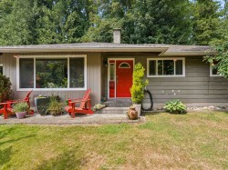 1525 Avonlynn Crescent  North Vancouver, BC V7J 2V2