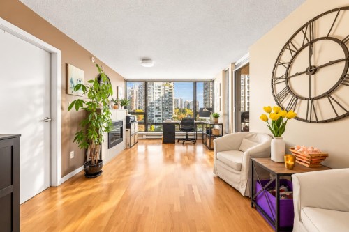 906-4118 Dawson Street Street  Burnaby, BC V5C 0A3