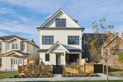 2-2733 William Street  Vancouver, BC V5K 2Y7