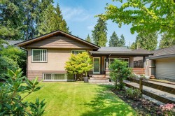1218 22nd Street W North Vancouver, BC V7P 2G1