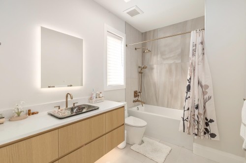 5747 Newton Wynd, Vancouver, BC 