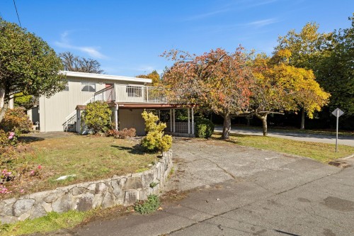 7649 Vivian Drive, Vancouver, BC 