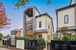 2-936 57th Avenue W Vancouver, BC V6P 1S3