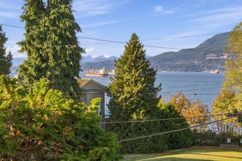 2697 York Avenue, Vancouver, BC 
