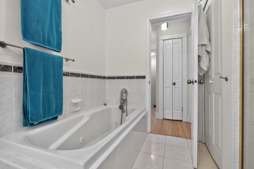 3648 1St Avenue W, Vancouver, BC 