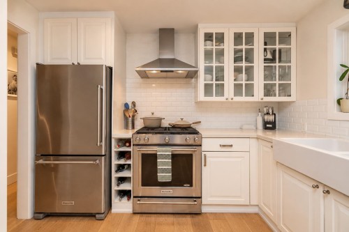 1361 15Th Street E, North Vancouver, BC 