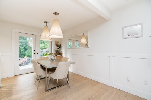 1361 15Th Street E, North Vancouver, BC 