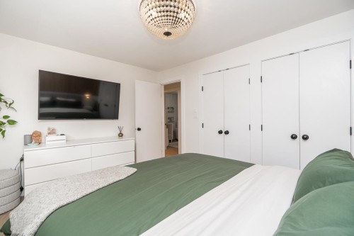 1361 15Th Street E, North Vancouver, BC 