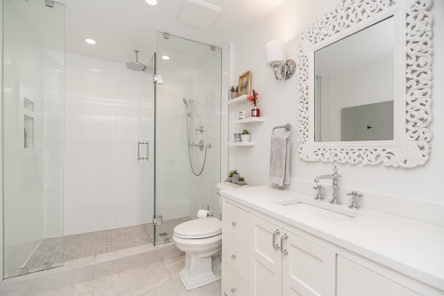 1361 15Th Street E, North Vancouver, BC 