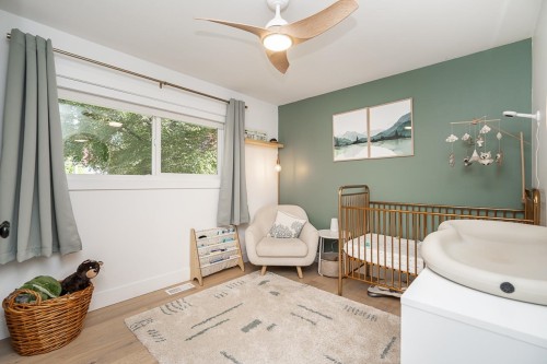 1361 15Th Street E, North Vancouver, BC 