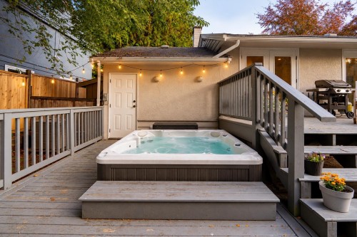 1361 15Th Street E, North Vancouver, BC 